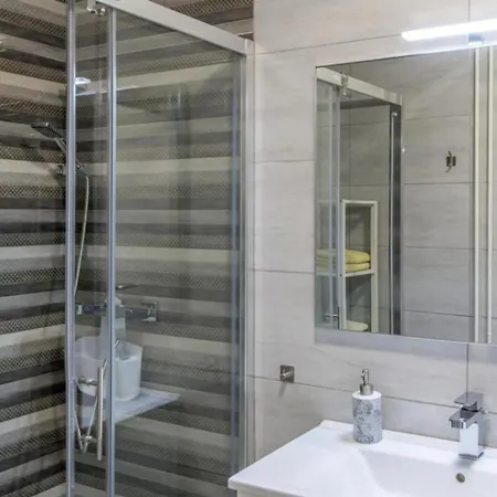 Comfortable In Umag With Parking Space Daire *