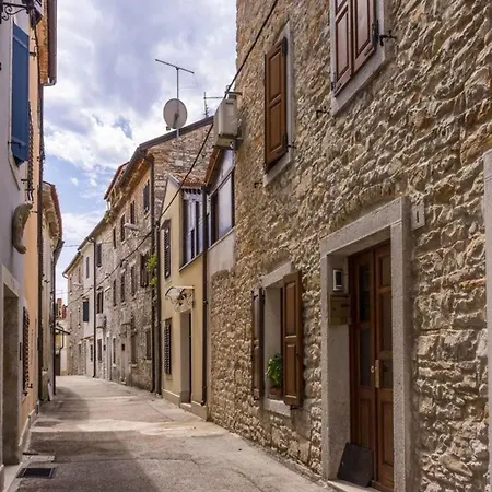Daire Comfortable In Umag With Parking Space