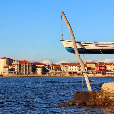 Comfortable In Umag With Parking Space Lägenhet Murine