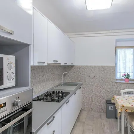Comfortable In Umag With Parking Space Lägenhet
