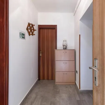 Comfortable In Umag With Parking Space