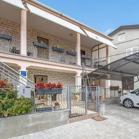 Daire Comfortable In Umag With Parking Space