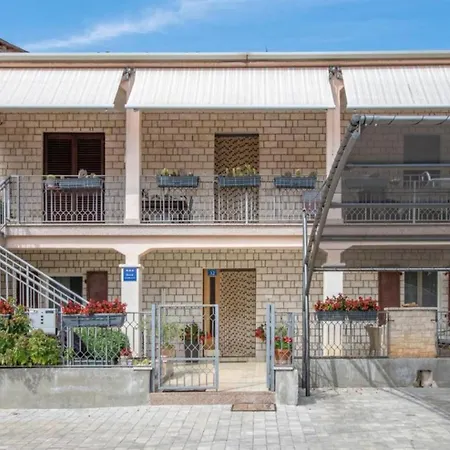 Comfortable In Umag With Parking Space