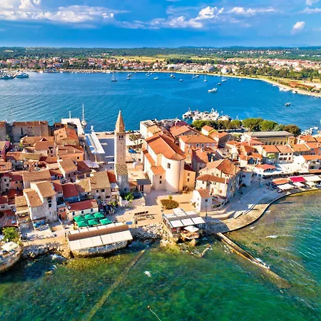 Comfortable In Umag With Parking Space Апартаменты *