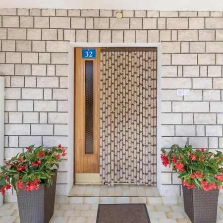 Comfortable In Umag With Parking Space * Murine