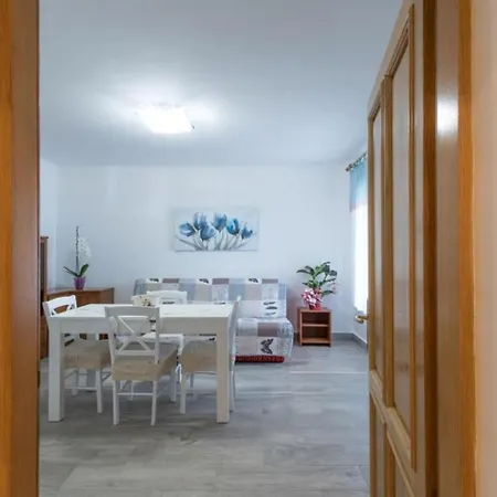 Comfortable In Umag With Parking Space * Murine