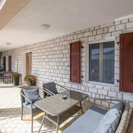 Comfortable In Umag With Parking Space Апартаменты